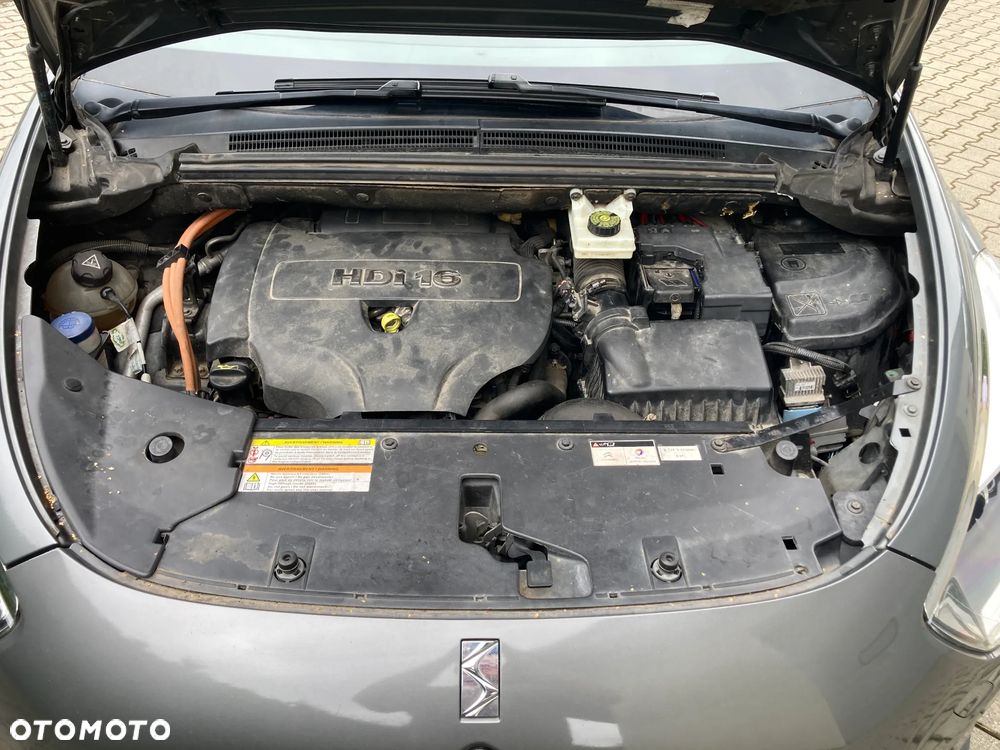 Citroën DS5 2.0 HDi Hybrid4 SoChic MCP - 32