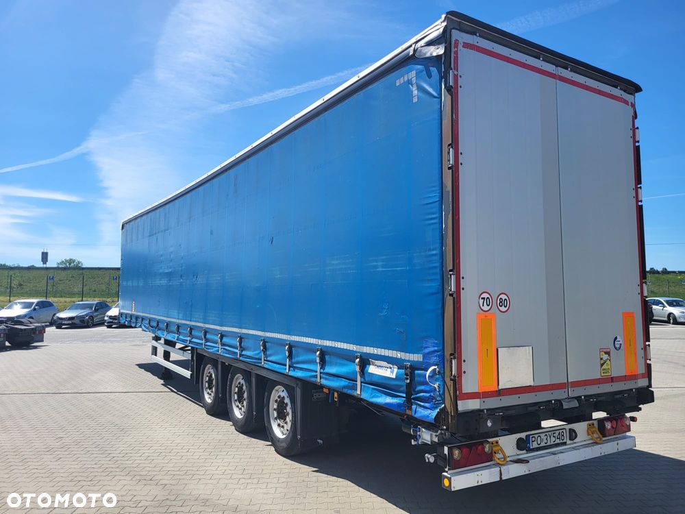 Schmitz Cargobull Mega Varios; wysokość wew. 3050 mm - 3