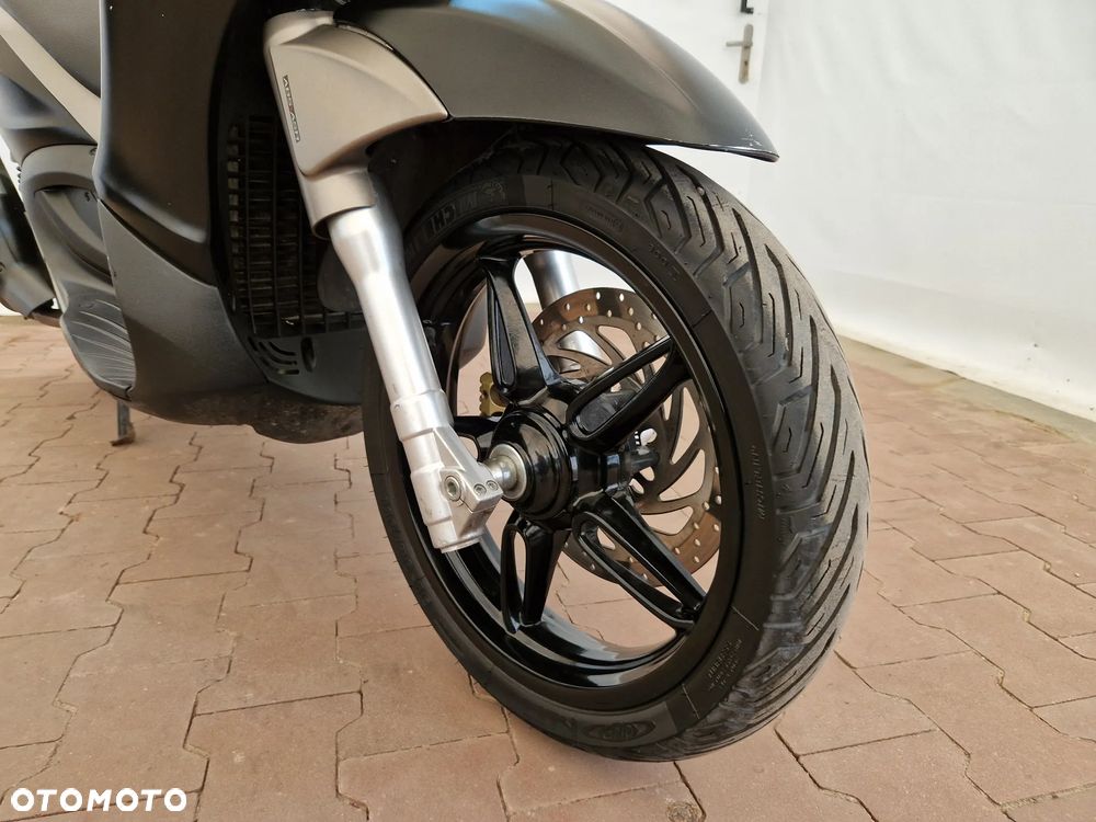 Piaggio Beverly - 15