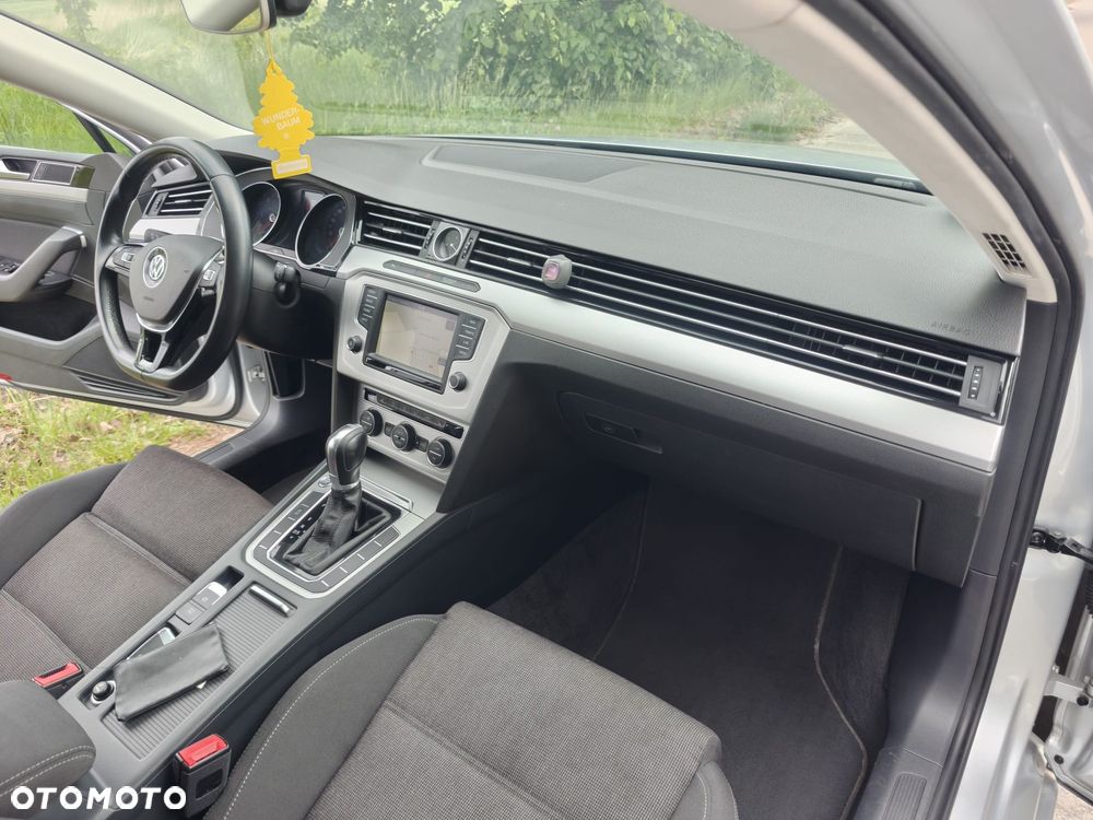 Volkswagen Passat - 37