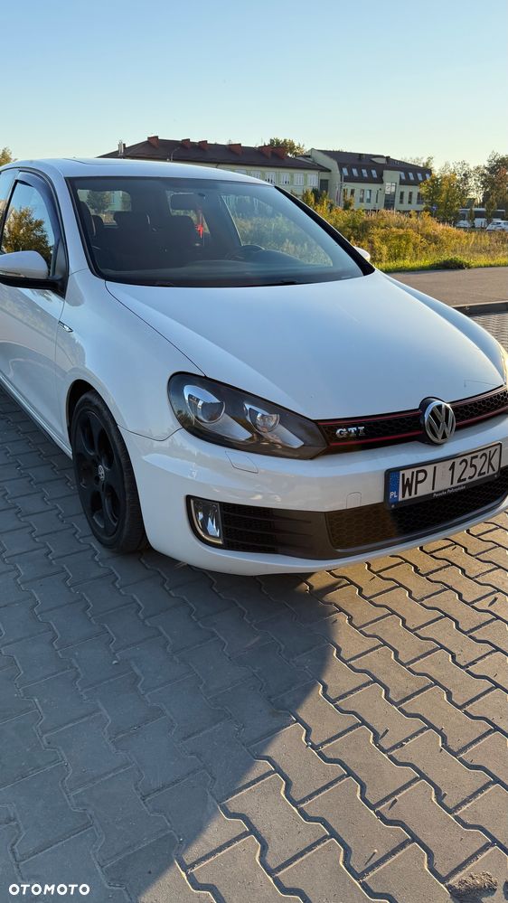 Volkswagen Golf - 2