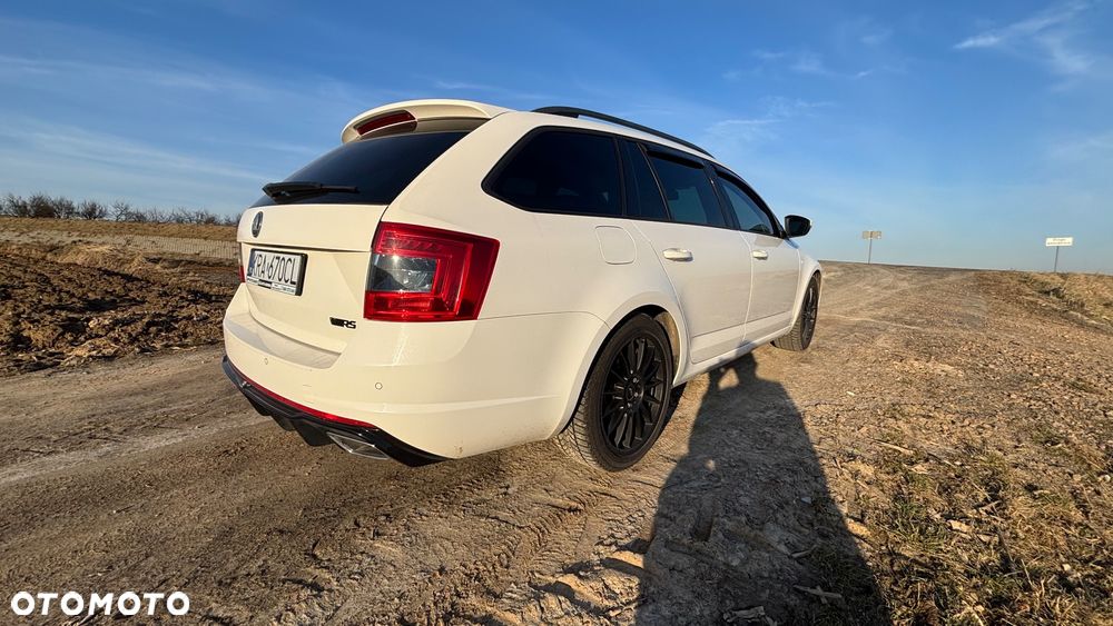 Skoda Octavia 2.0 TDI RS DSG - 9