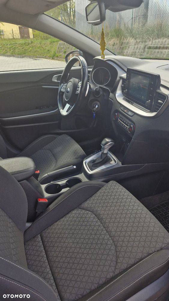 Kia Ceed 1.6 CRDi SCR M DCT - 12
