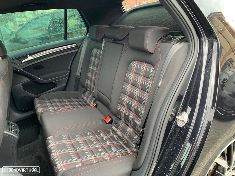 VW Golf 2.0 TSi GTi DSG Performance - 18