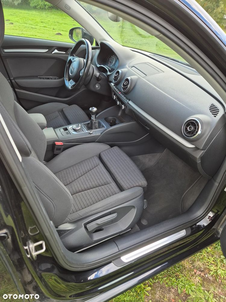 Audi A3 Sportback 2.0 TDI Ambiente - 11