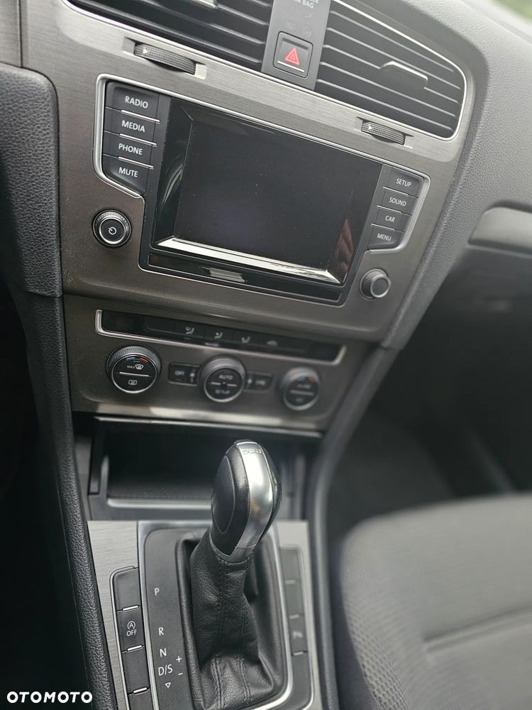 Volkswagen Golf - 11