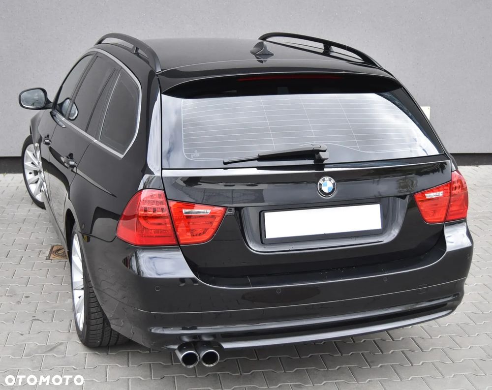 BMW Seria 3 325i xDrive Edition Exclusive - 9