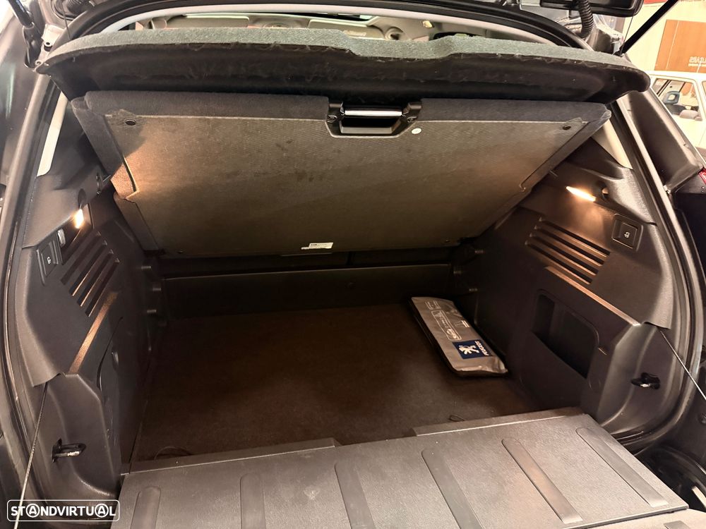 Peugeot 3008 1.6 HDi Executive - 10