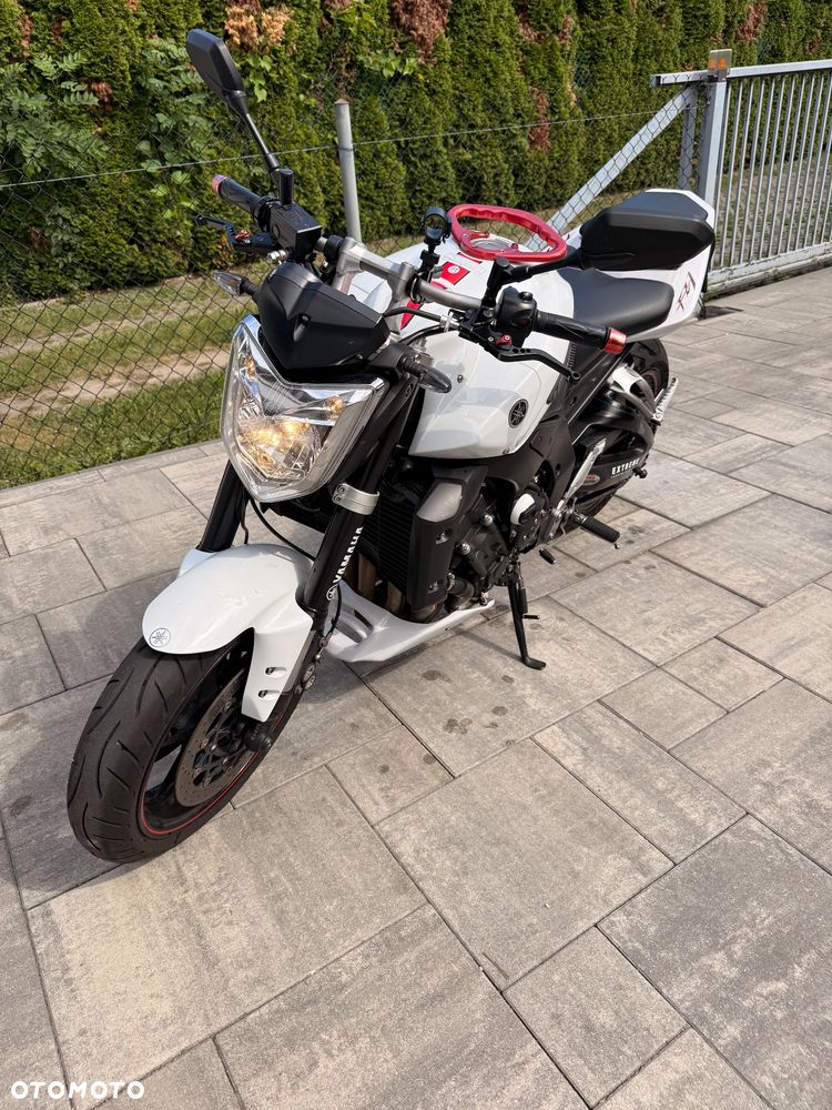 Yamaha FZ - 2