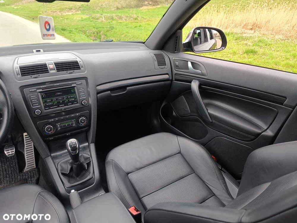 Skoda Octavia 2.0 TDI DPF RS - 28