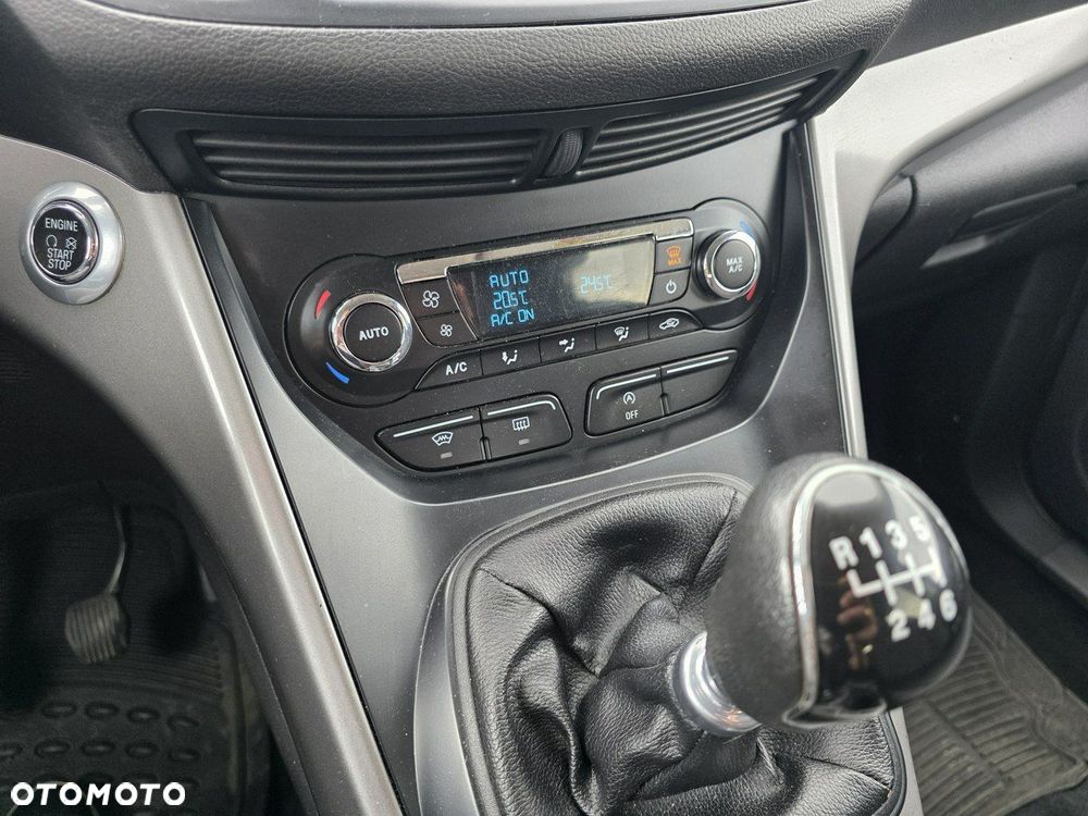 Ford Kuga 2.0 TDCi 2x4 Titanium - 31