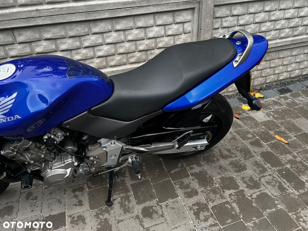 Honda CB - 12