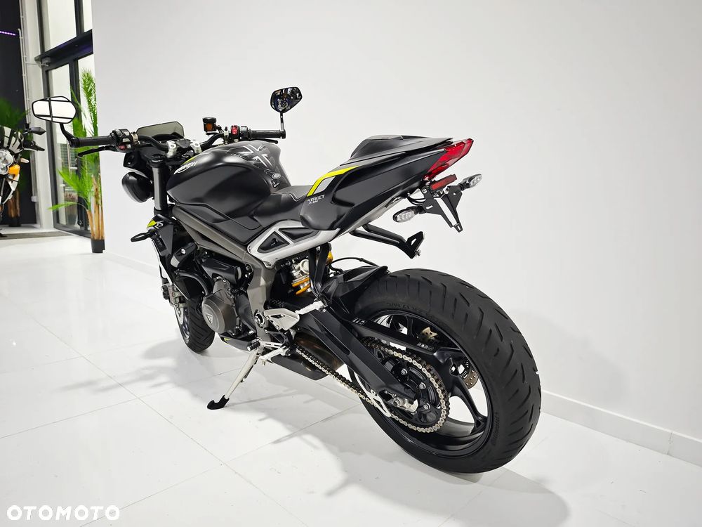 Triumph Street Triple - 19