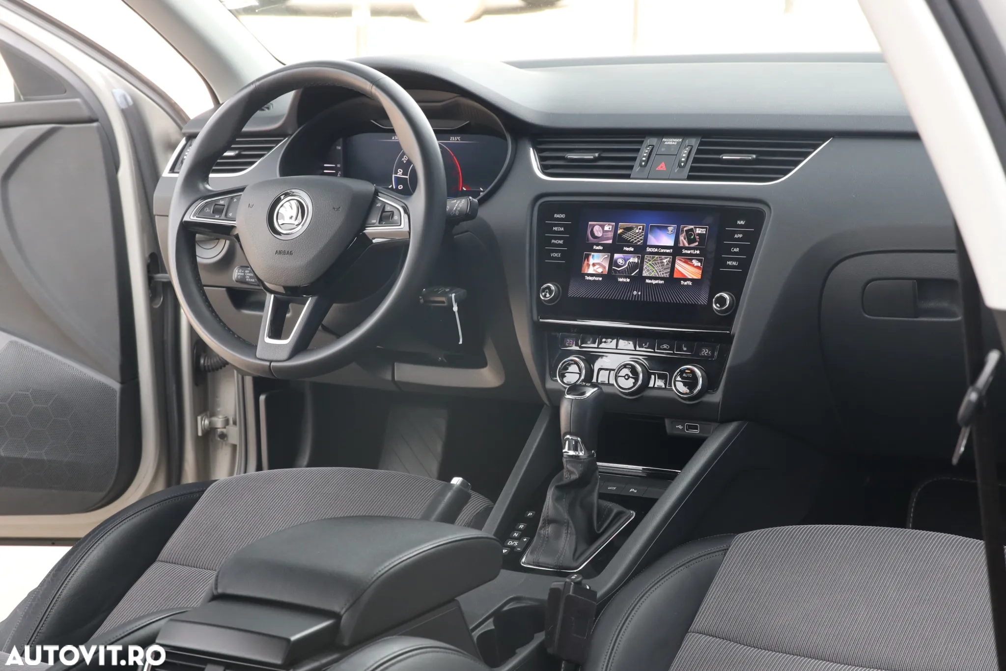 Skoda Octavia Combi Diesel 1.6 TDI DSG Style - 6