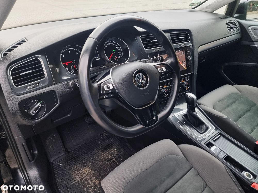 Volkswagen Golf 2.0 TDI SCR DSG R-Line - 9