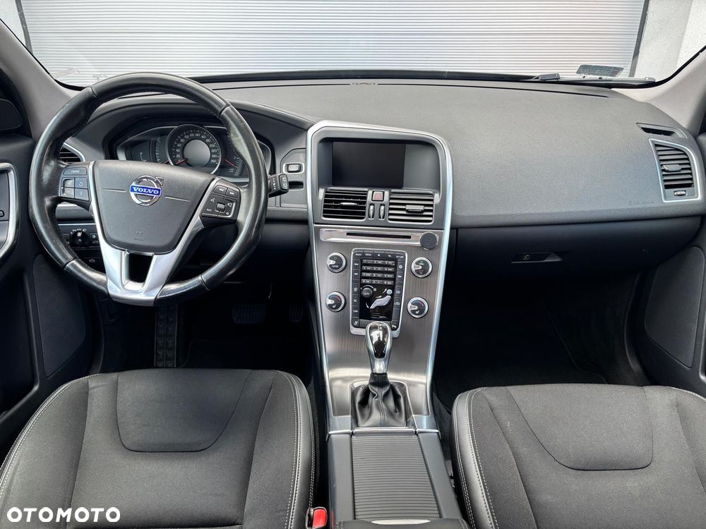 Volvo XC 60 D3 Momentum - 24