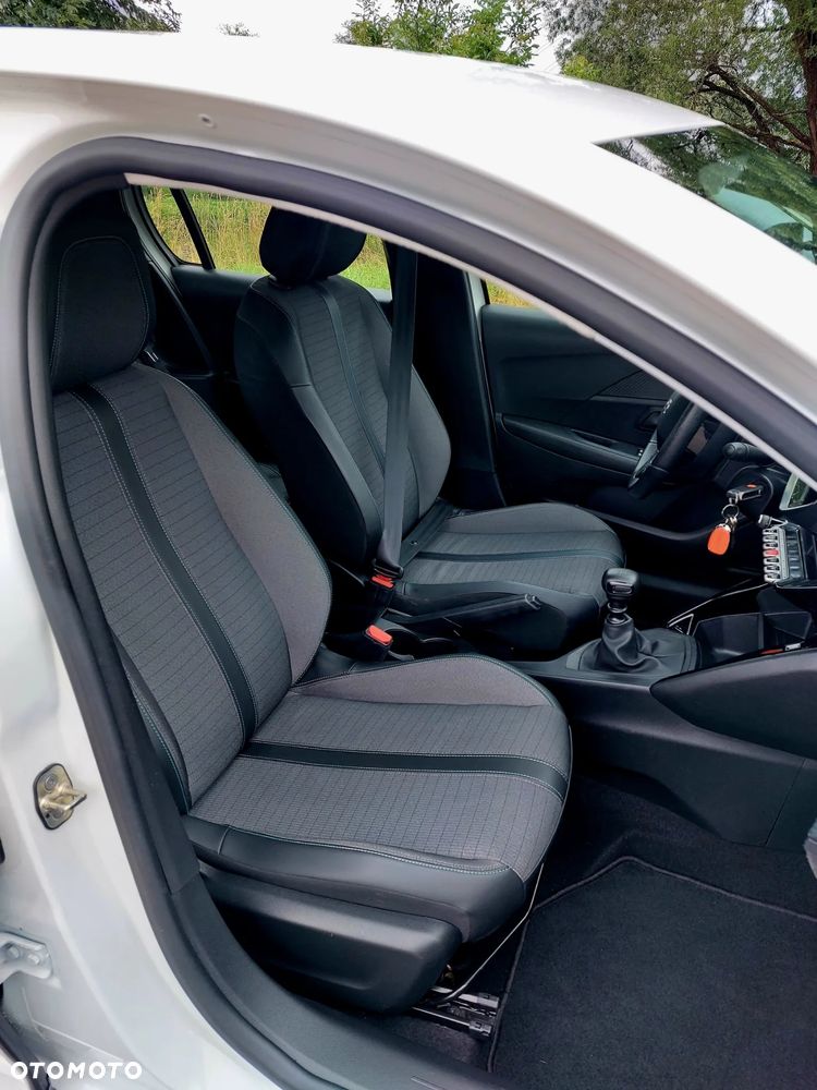 Peugeot 208 - 9
