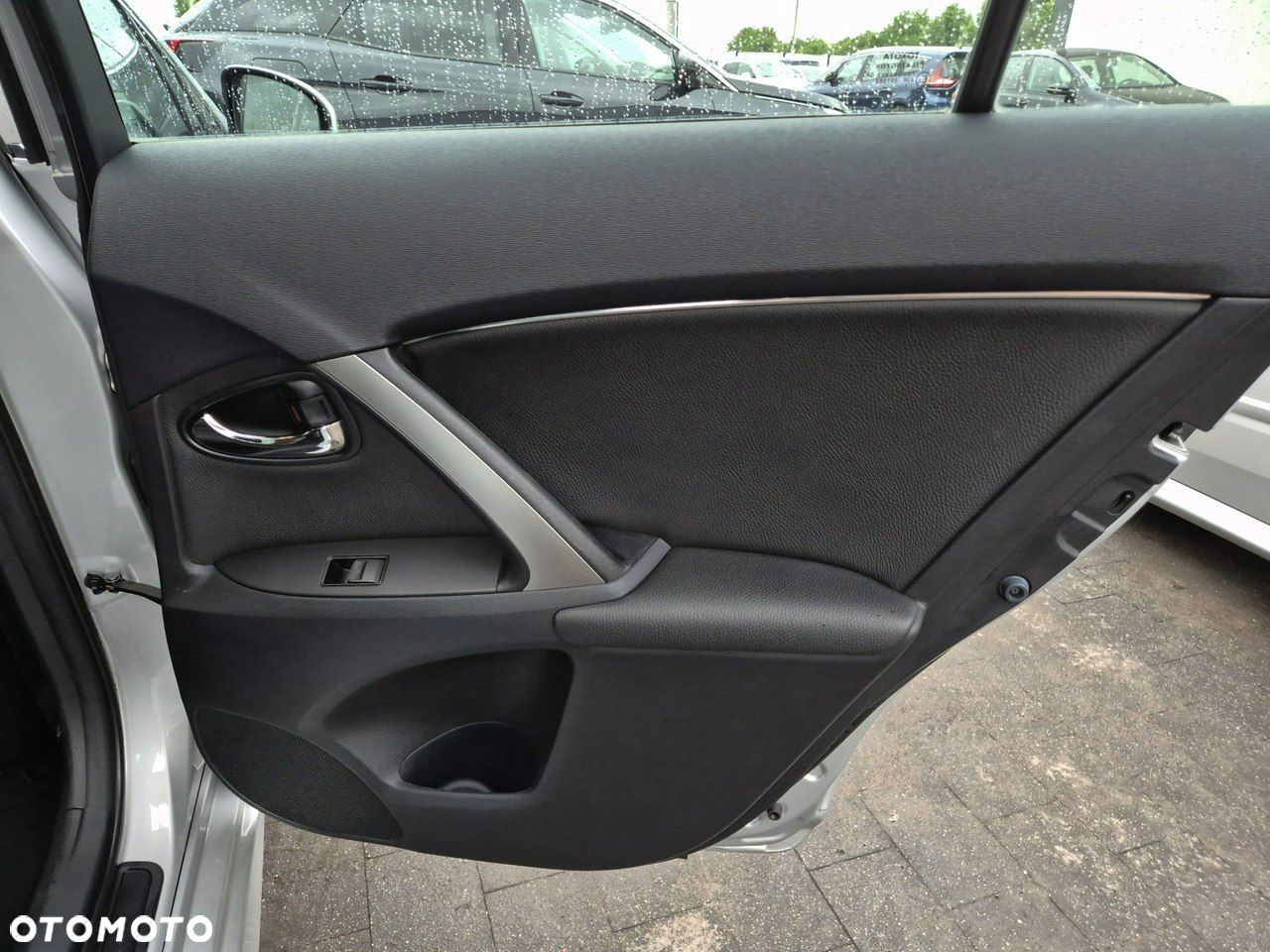 Toyota Avensis - 20