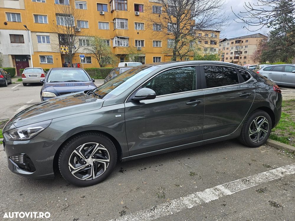 Hyundai i30 1.5 T-GDI 160CP MHEV 5DR M/T Highway - 3