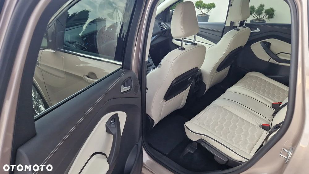 Ford Kuga 1.5 EcoBoost 4x4 Vignale - 16
