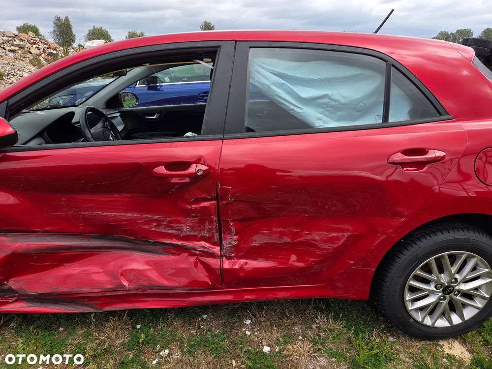 Kia Rio - 10