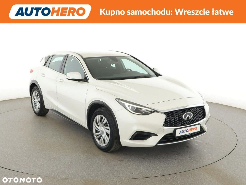 Infiniti Q30 - 11