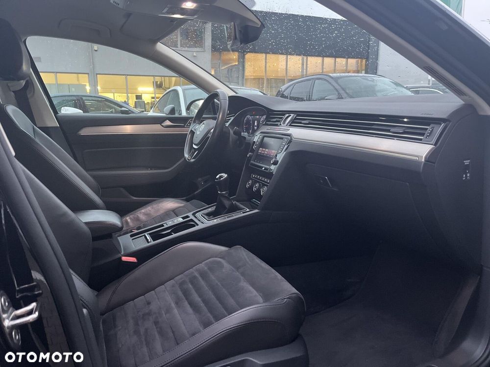 Volkswagen Passat 1.8 TSI BMT Highline - 40