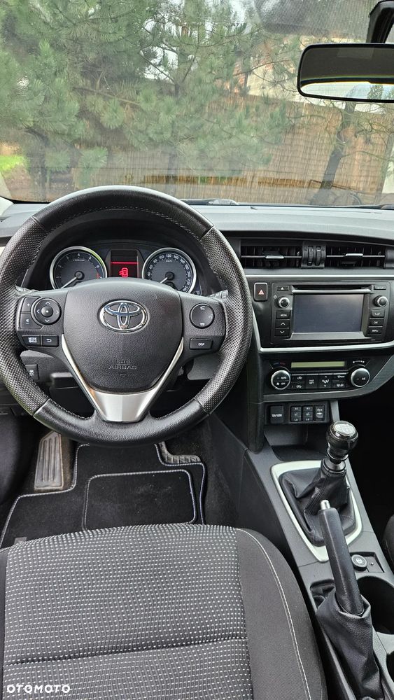 Toyota Auris 1.6 Premium Comfort - 11