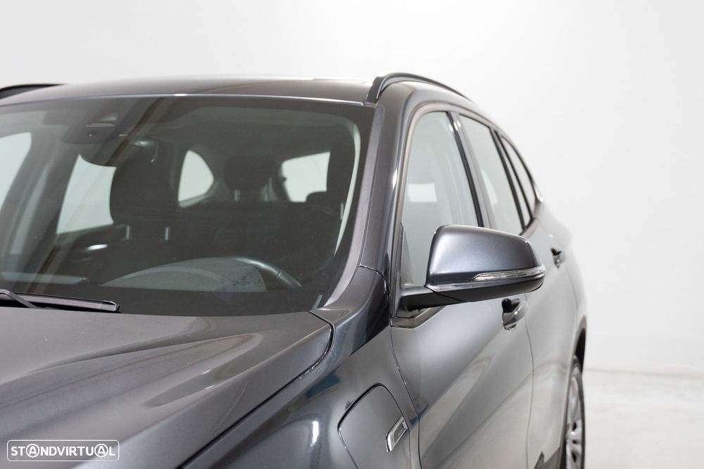 BMW X1 25 e xDrive Corporate Edition - 6