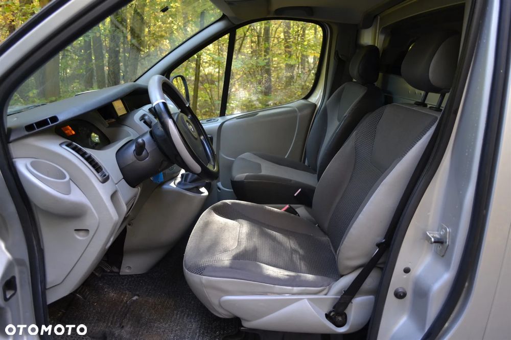 Opel Vivaro - 8