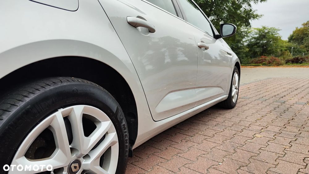 Renault Megane ENERGY TCe 100 EXPERIENCE - 19