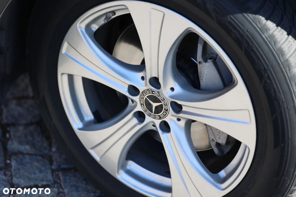 Mercedes-Benz GLC - 12