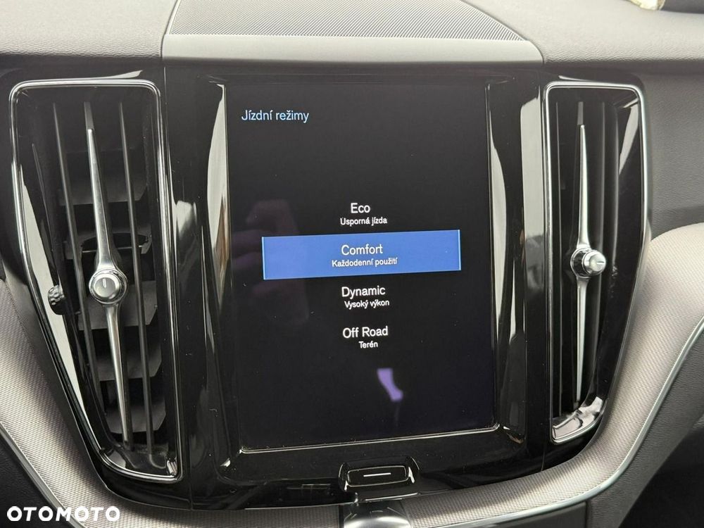 Volvo XC 60 B4 D AWD Geartronic RDesign - 30