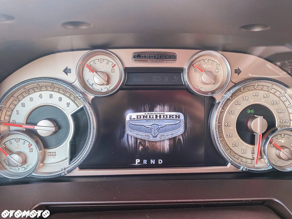 Dodge RAM 5.7 4x4 - 15