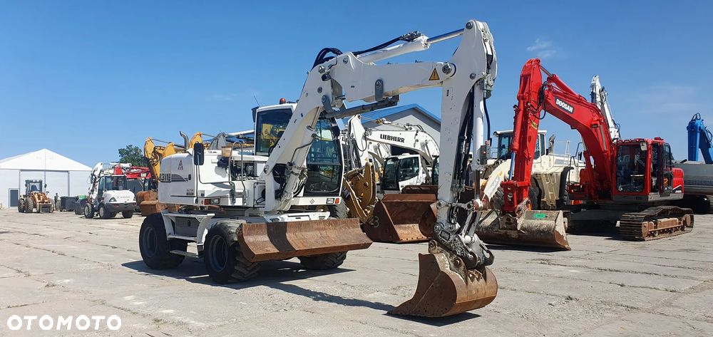 Liebherr A311 - 5