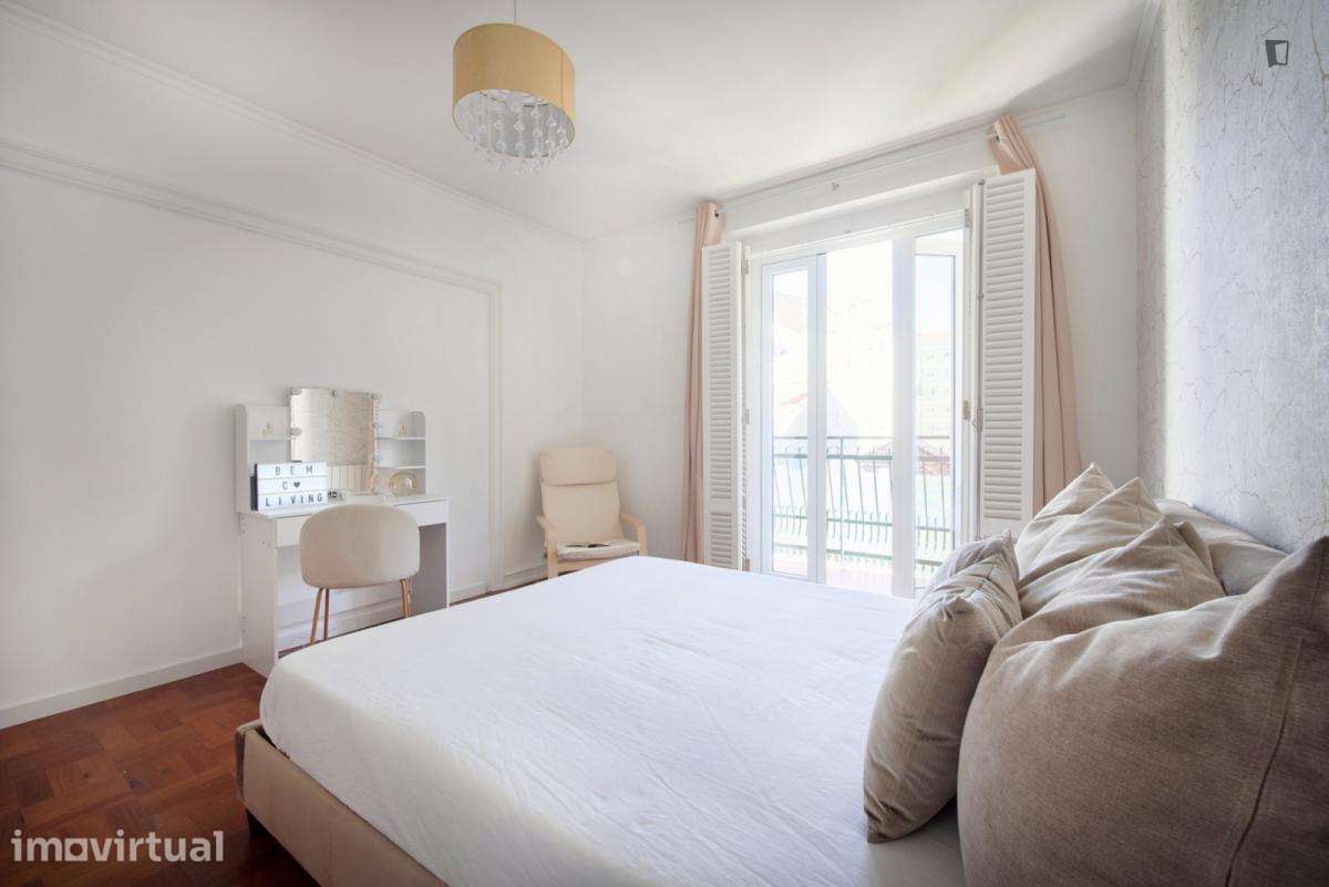 Quarto - localizado em Entrecampos Lisbon - Grande imagem: 4/48