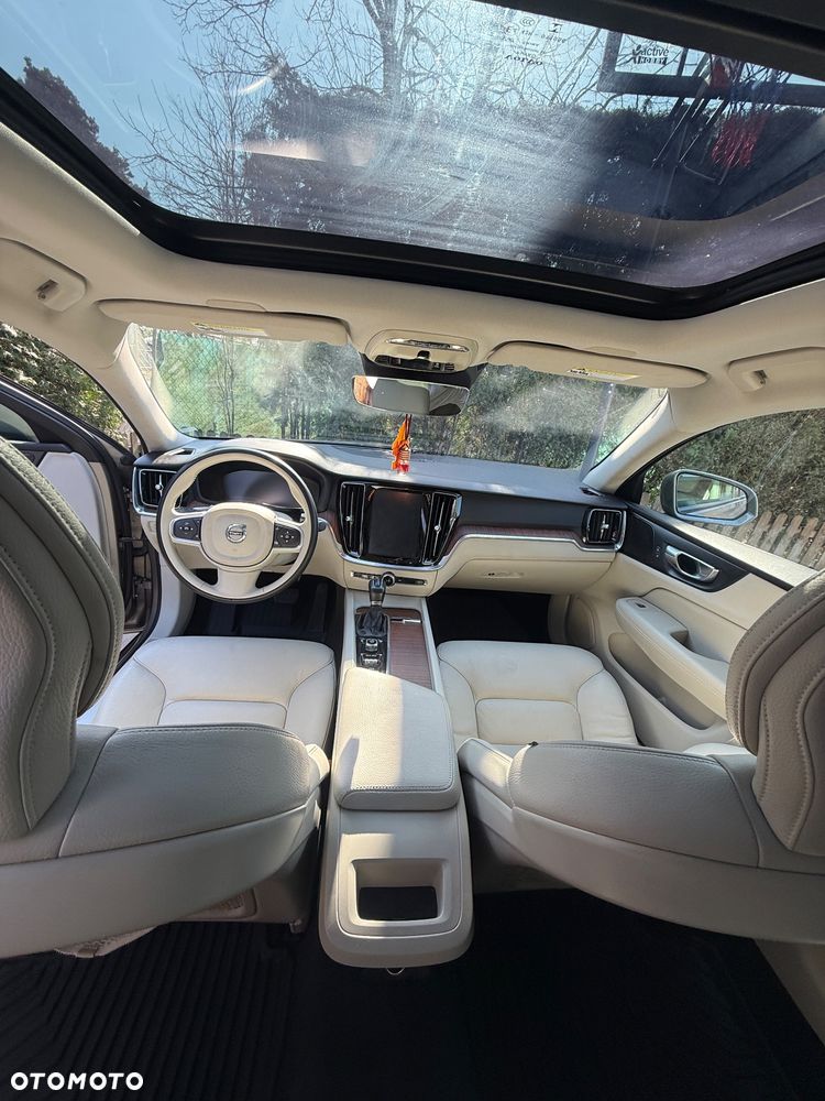 Volvo S60 T6 AWD Momentum Pro - 9