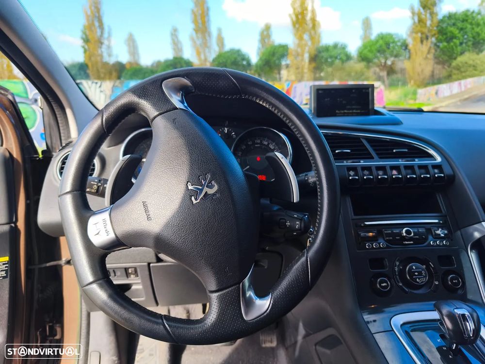 Peugeot 3008 2.0 HDi Hybrid4 - 10