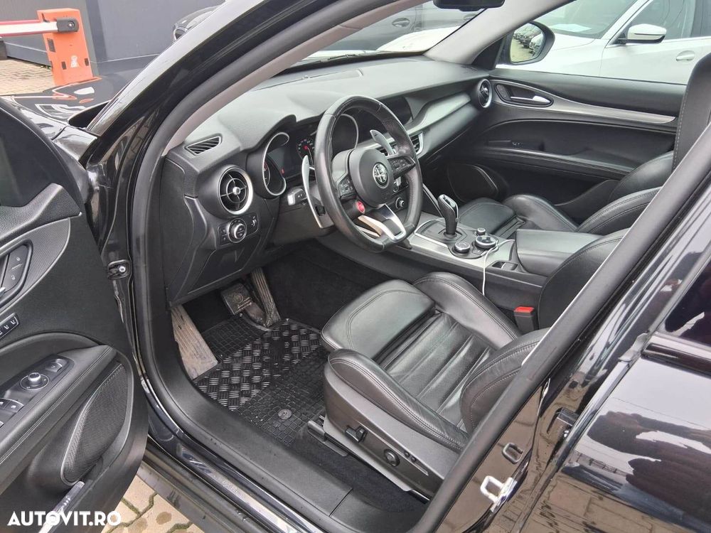 Alfa Romeo Stelvio - 9