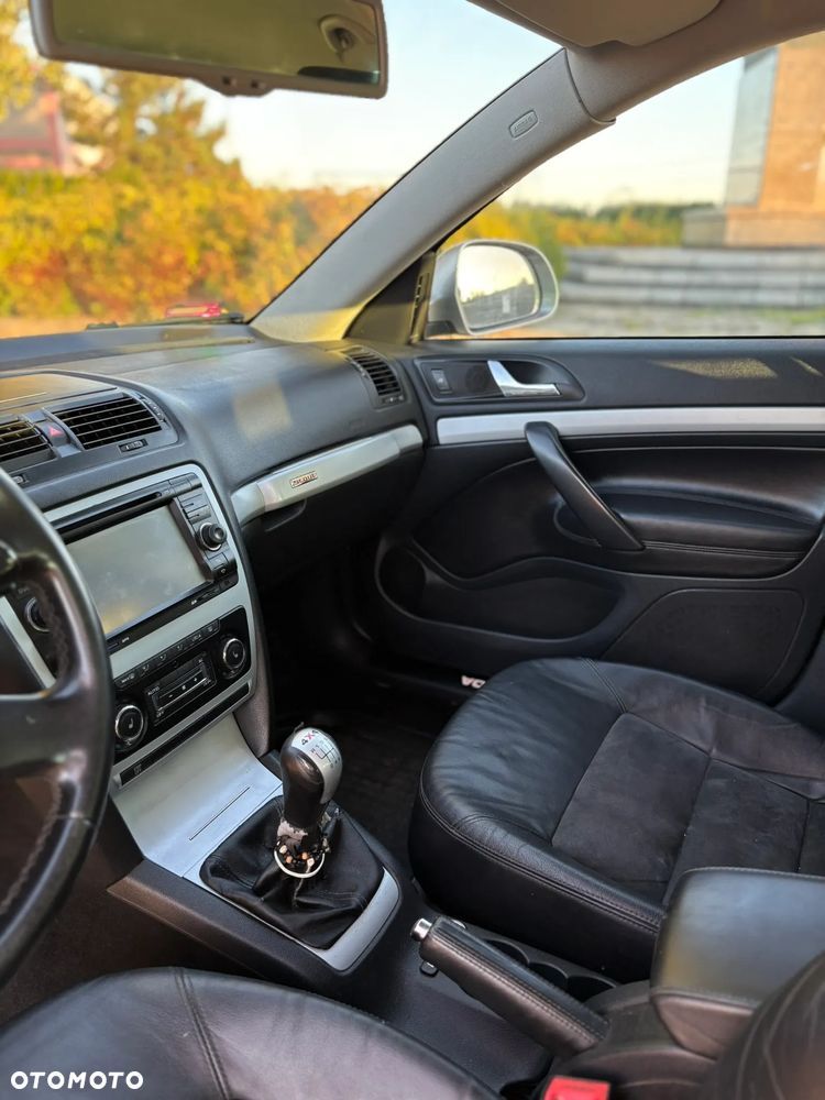 Skoda Octavia Scout 2.0 TDI DPF - 8