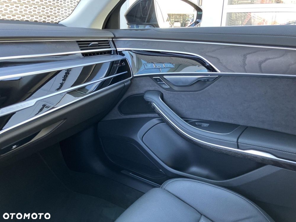 Audi A8 - 35