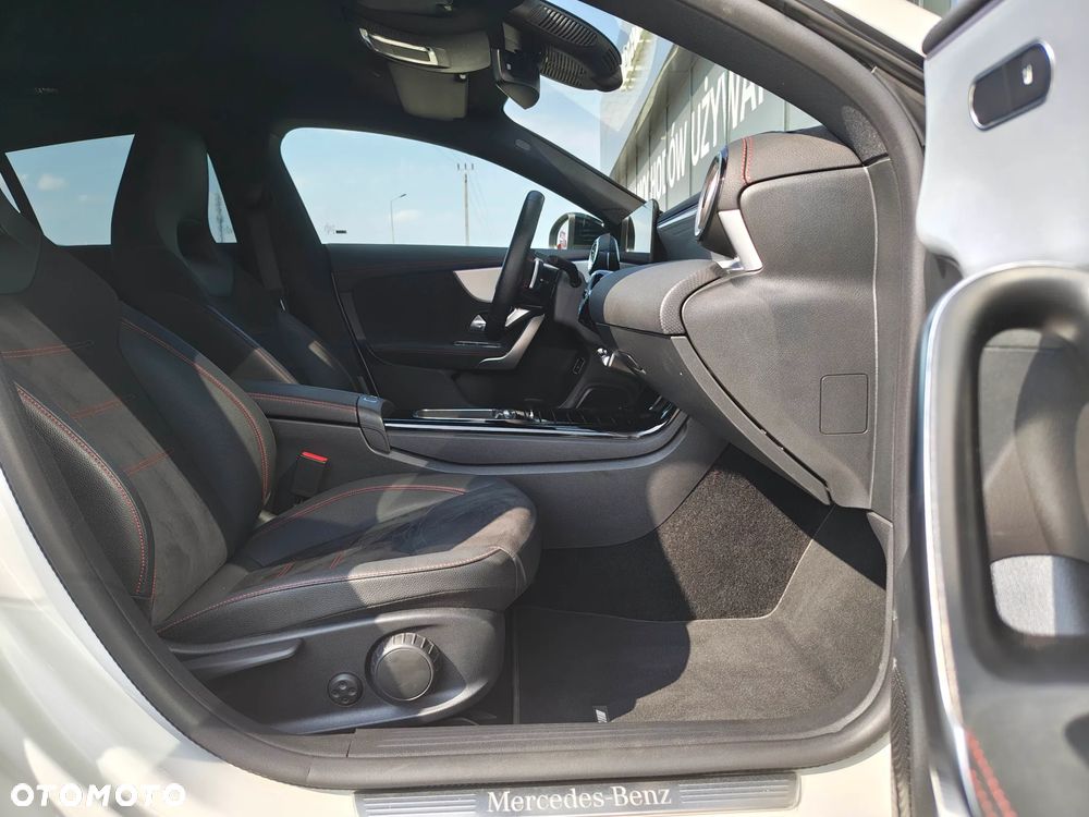 Mercedes-Benz CLA 200 mHEV AMG Line 7G-DCT - 14