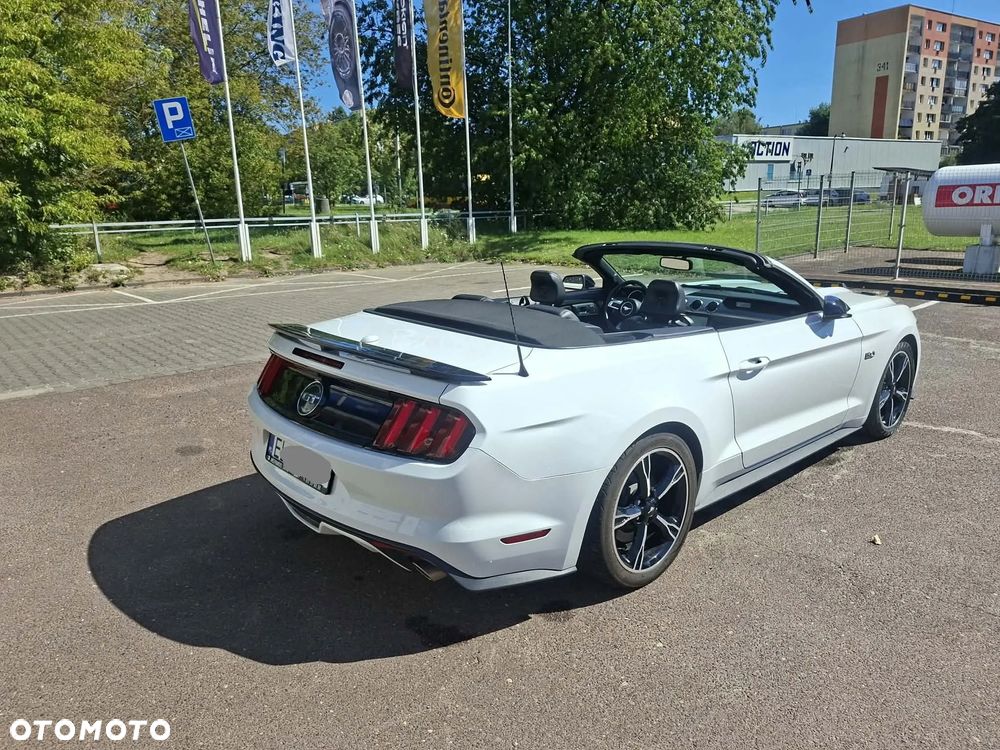 Ford Mustang - 8