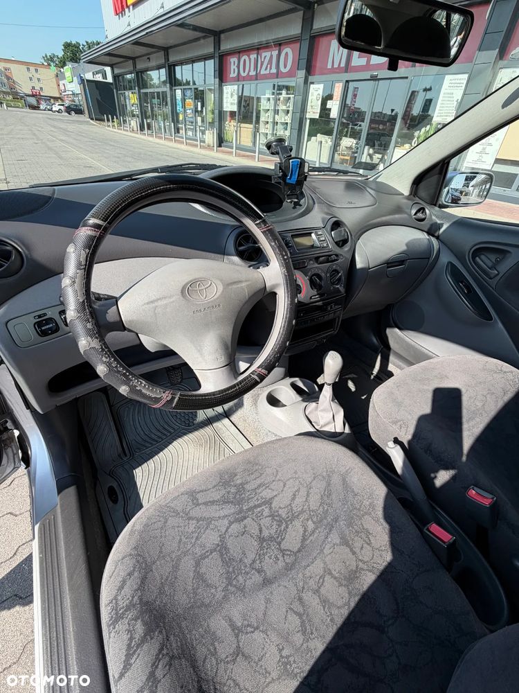Toyota Yaris 1.3 Luna - 22