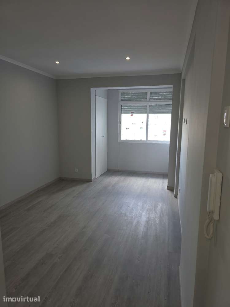 Apartamento T1 na Reboleira completamente remodelado, a estrear - Grande imagem: 3/19