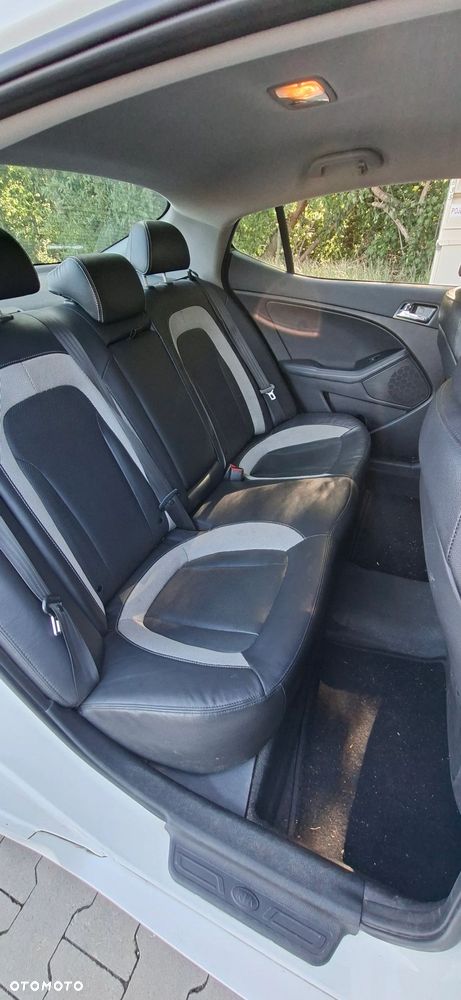 Kia Optima - 12