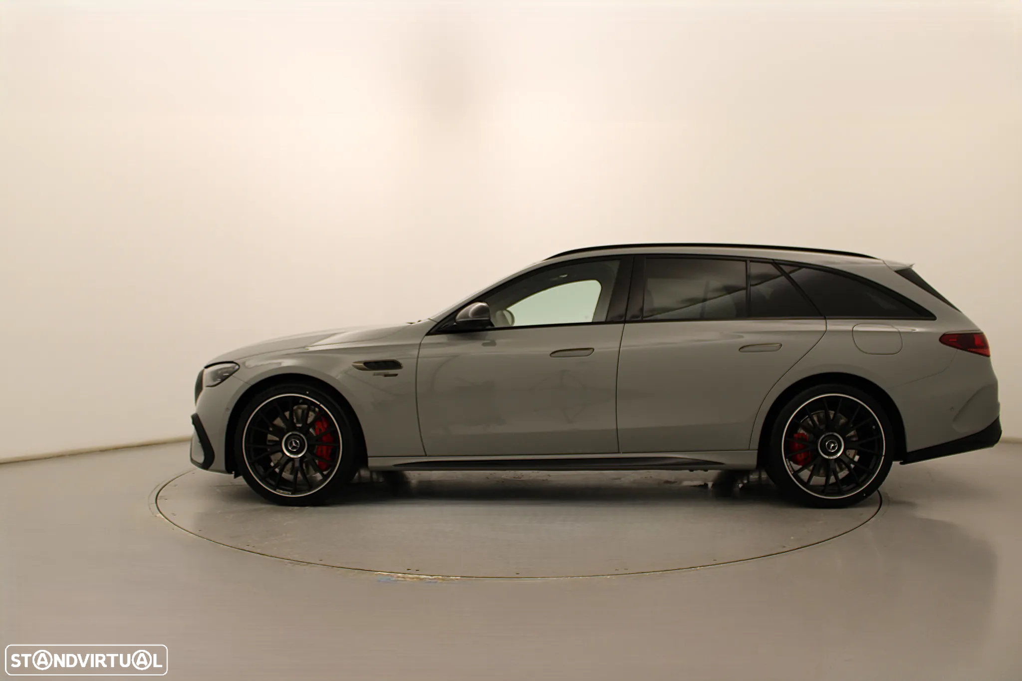 Mercedes-Benz E 53 AMG Hybrid 4Matic+ - 12