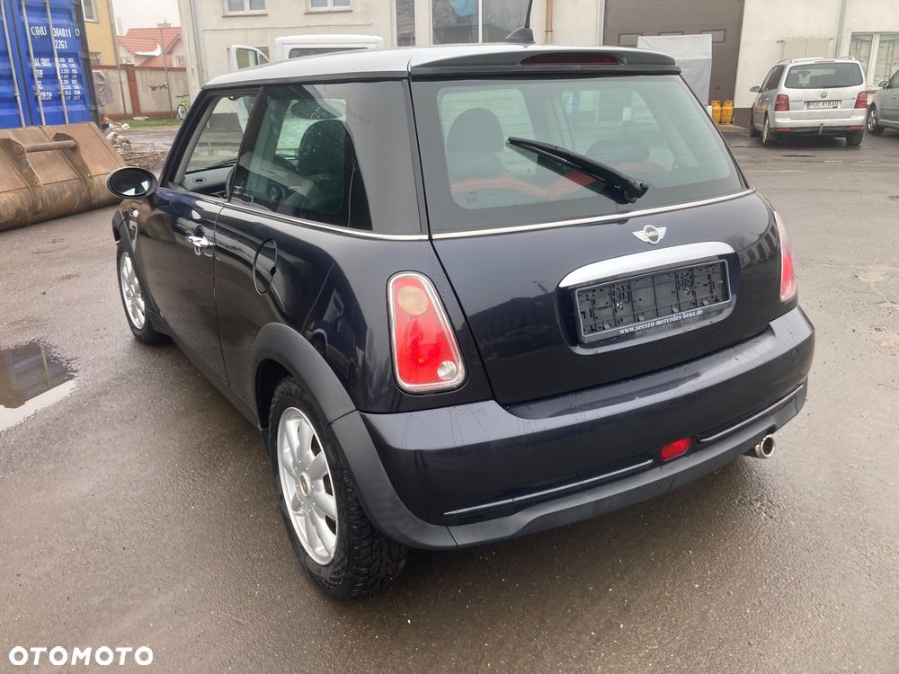 MINI Cooper Seven - 2