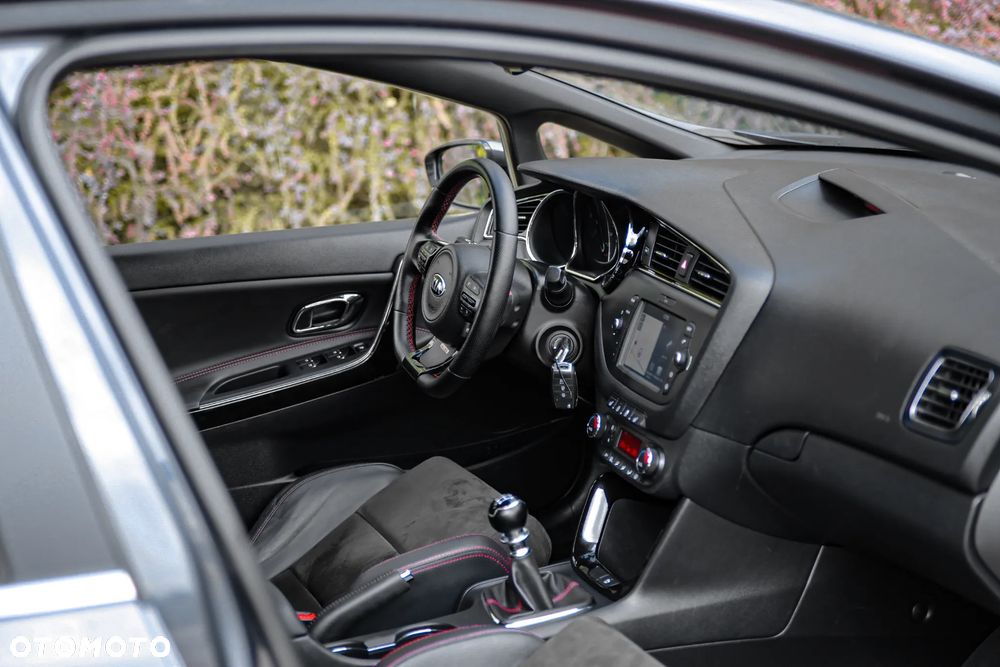 Kia Ceed 1.6 T-GDI GT - 13