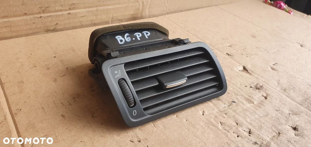 Kratka nawiewu powietrza prawa VW Passat B6 3C1819702F - 4